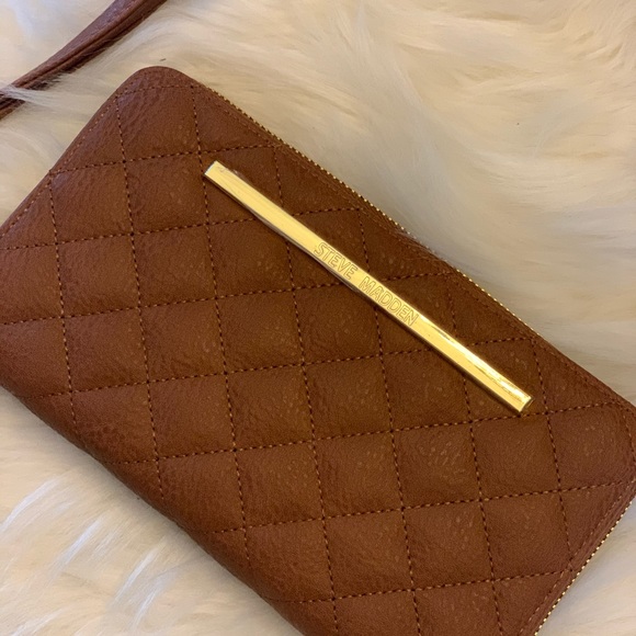 Steve Madden Handbags - NWOT Steve Madden Wristlet wallet